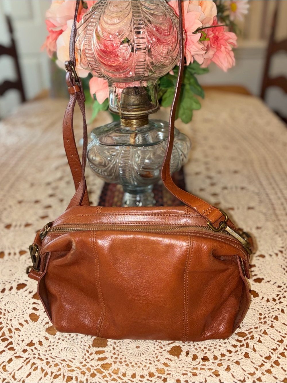 Madewell Glasgow Cognac Leather Crossbody Doctor's Bag - Picture 6 of 16